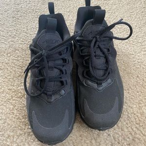 Nike Air Max 270 size 5Y